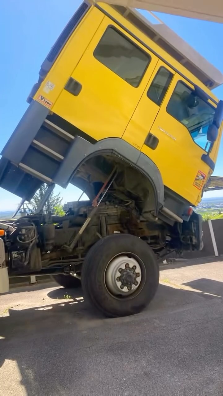 @on_sevade_en_camion_svet_rene