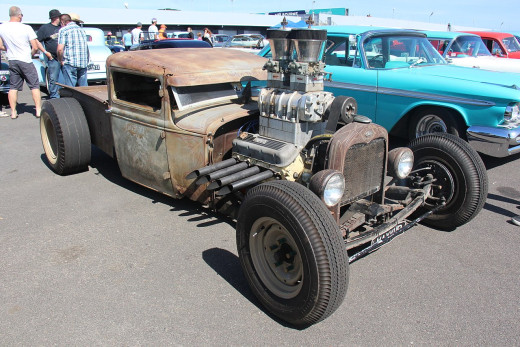 1280px-1930_Ford_Model_A_Pickup_Rat_Rod_(23779577034).jpg