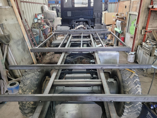 Continuation de la création du faux châssis avec intégration de la terrasse