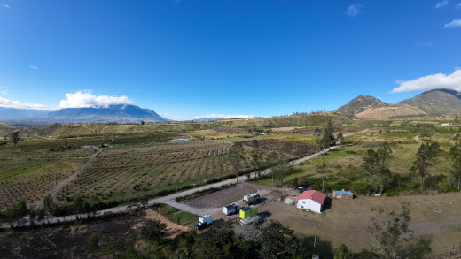 DJI_0546. Trois véhicules vue de drone. 07 2025.JPG