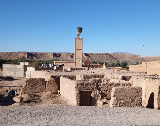 Elle m'a fait sourire ce nid de cigognes ;)