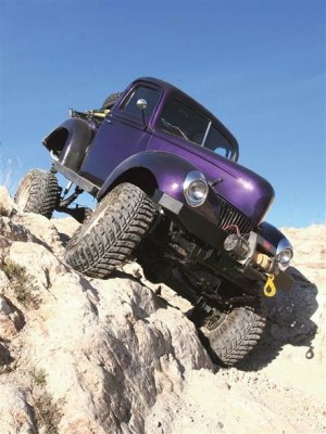 0707or_01_z+1940_ford_custom_off_road_truck+on_rocks.jpg