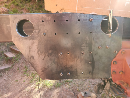 Platine de fixation châssis faux châssis