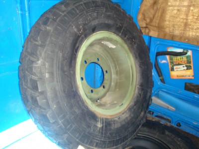 DSC05479.JPG (1.32 Mio) Vu 3948 fois Jante à cercle de B Hurth vue de l'intérieur