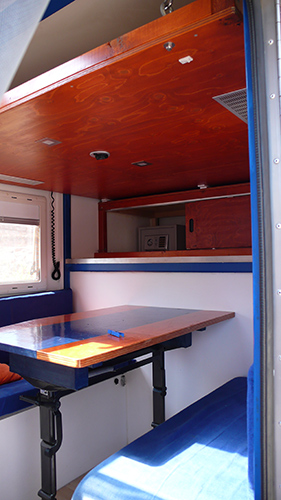 Le coin salon ;-D en haut le lit en position jour