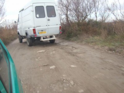 Un B sur la piste qui va à Beauduc