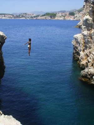 à portée de bateau gonflable: l'ile de Locrum au &quot;large&quot; de dubrovnik