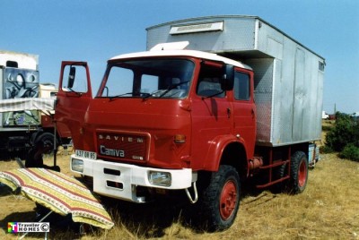 3212_700w.jpg