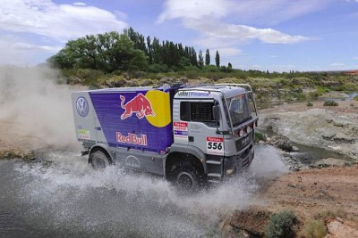 cdn_motorfull_com_files_2010_04_camion_dakar.jpg