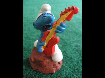les_sctroumpfs_sctroumpf_musicien.jpg