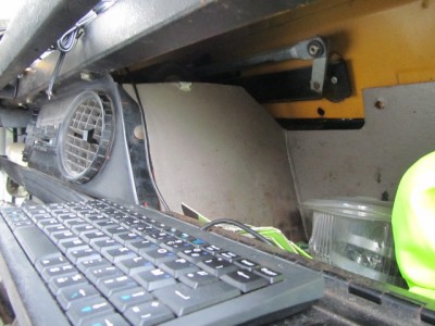 IMG_0196.JPG (117.5 Kio) Vu 4850 fois très peu d'accès depuis le vide-poche