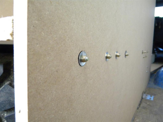 tous les écrous sont nylstop ...