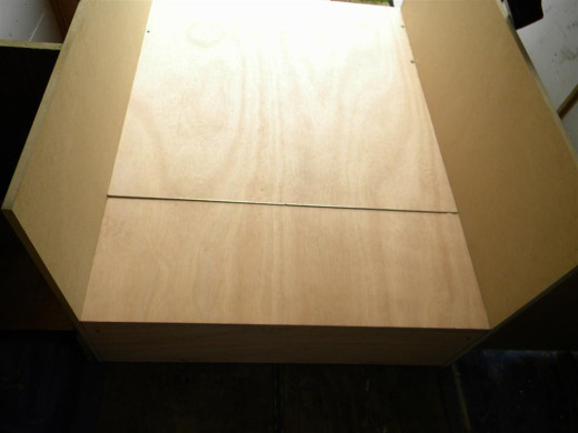 heu, ça à pas l'air droit comme ça mais c'est juste l'angle de prise de vue ...