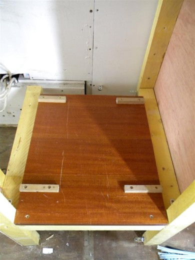 le support du frigo ...