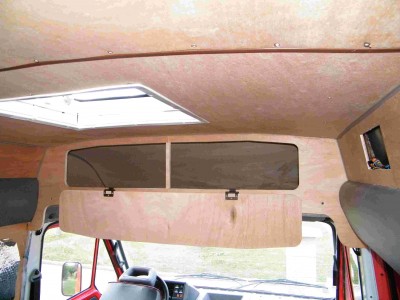 miniDSCF6386.JPG (219.38 Kio) Vu 8355 fois Le rangement de capucine avec l'emplacement du panneau de contrôle à droite, ..