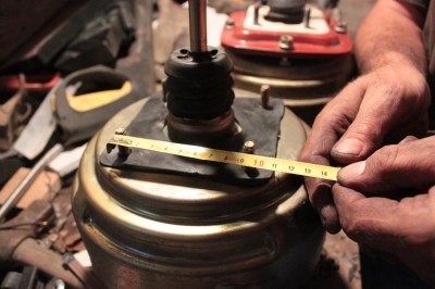 mastervac 003.jpg (1.57 Mio) Vu 13640 fois Mesure de l'entretoise des pattes de fixation de l'autre