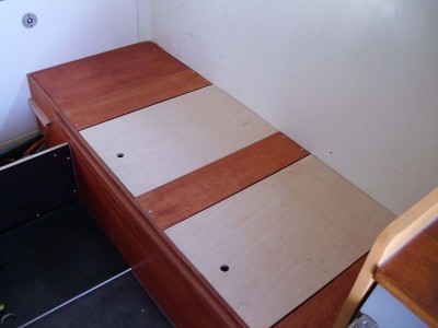 Réserv eau 2.jpg (75.98 Kio) Vu 8394 fois Fermeture du coffre "eau"