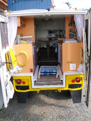 64 (2).jpg (359.84 Kio) Vu 8394 fois Vue de l'aménagement terminé (sur la gauche le flexible de la douche extérieure)