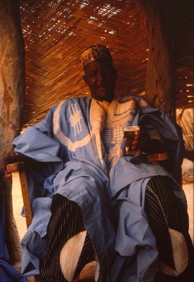 Le roi de Kabouda, personnage traditionnel et très influent dans la région.
