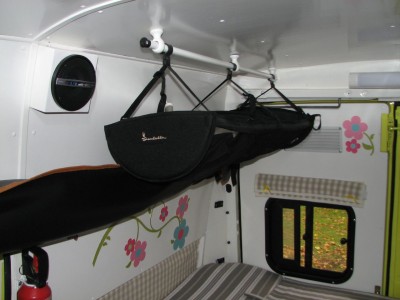 Hamac pour recevoir les affaires avant le dodo