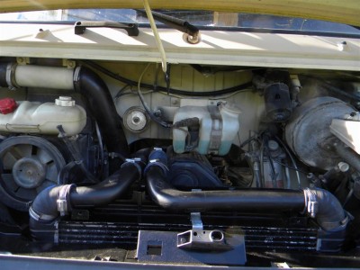 montage final.JPG (109.81 Kio) Vu 9477 fois dans mon montage j'ai mis un peu de silicone sur les bord du radiateur air/air qui vient en appuie sur les bords du radiateur eau/air