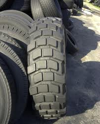 Michelin 900R16 XL Bon sur route et bon en TT.jpg