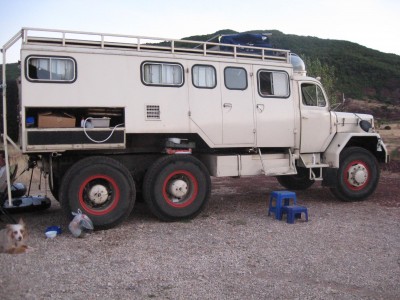 maggiebulle.jpg (447.37 Kio) Vu 12754 fois photo prise au salagou par?? avec une bulle plexi sur le trou d'homme