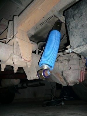 P1030602.JPG small.JPG (462.15 Kio) Vu 6122 fois L'amortisseur arrière avec son soufflet de protection, comme sur les fourches classiques des motos d'enduro.