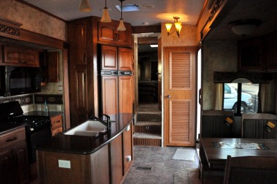 C3.jpg (168.84 Kio) Vu 1671 fois La çà fait mal ! On change de nos habitudes d'aménagement... Je me vois vois bien là-dedans au milieu du Sahara, le soir au bivouac