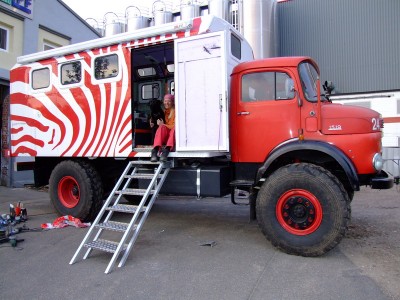 1519-3.jpg (223.83 Kio) Vu 12820 fois Je n' ai pas l' impression que la carrosserie soit revue