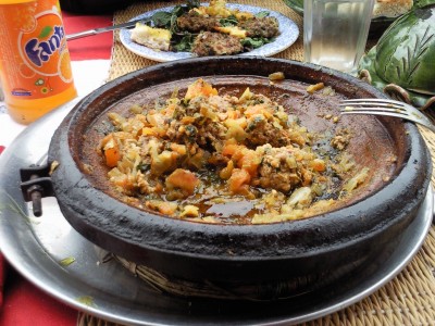 un plat à tajine réparé efficacement
