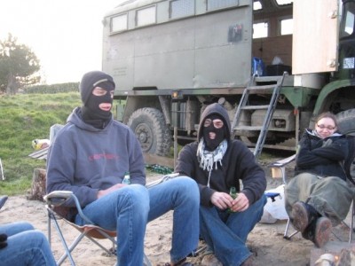 photo enduropale.jpg (63.27 Kio) Vu 4355 fois mon ptit frère, moi, et ma femme, qu'a honte