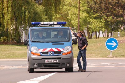 contrôle de gendarmerie savez plus ou donner de la tête