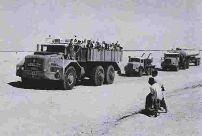 BERLIET T100 GBC 6 gazelle et BERLIET citerne pour le gas-oil<br />nous tous en ballade, ça pourrait passer presque inaperçu la sortie §