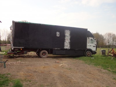 Le camion de Pierre après une bonne couche de peinture.