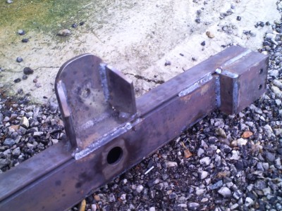 UPN 100mm souder avec UPN 80 mm pour renforcer et supporter le poid de la caisse