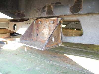 que j'ai fixer devant la plaque châssis/essieux