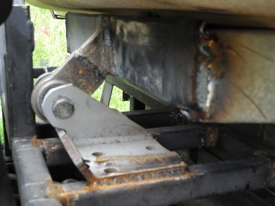 voila le tout monter.....souder sur une traverse qui relis les 2 parties du châssis...