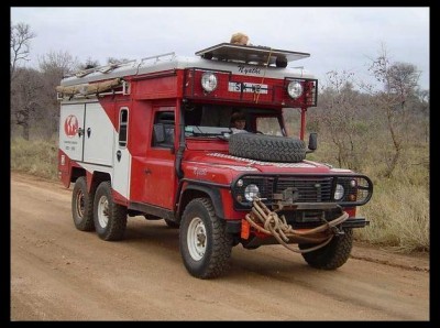 LAND-ROVER-6X6-rouge-et-blanc.jpg