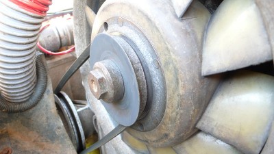 L'arme : l’écrou, le ventilo ou la courroie ?