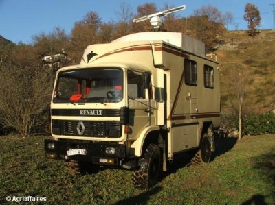 camping-car-renault-rvi-4x4.jpg