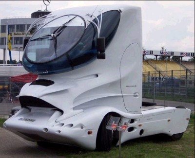 COLANI TRUCK 1.jpg