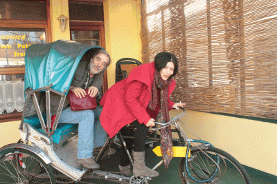 2012_12_29_9999_2 copie.gif (5.94 Mio) Vu 6036 fois ...où certain(e)s ne peuvent s'empêcher de se faire remarquer.