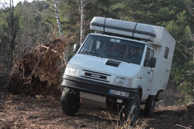 2012_12_31_9999_33.JPG (212.29 Kio) Vu 6036 fois ... avant de trouver un coin à peu près plat pour stationner.