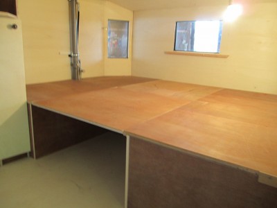 Version couchage 1.60x1.90 avec coffres de rangements inférieurs