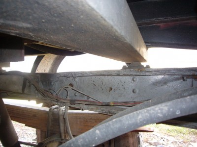 P1110620.JPG (345.22 Kio) Vu 9479 fois les poutrelles et leur renfort contaminés par le chancre