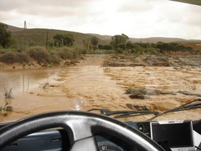 traversée de l'oued Noun en crue.JPG