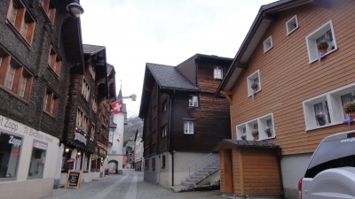 Andermatt au pied du col.