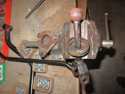 IMG_6730.jpg (61.93 Kio) Vu 7784 fois Partie basse du levier et sa rotule indémontable