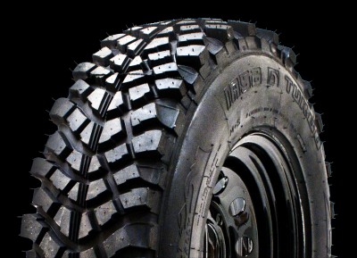 Insa Turbo Sahara cut out_BRAND.jpg (1.43 Mio) Vu 5519 fois que je considère comme 70% TT car vraiment super efficaces sur les pistes glissantes et pas plus bruyants que ça sur route (en tous cas, moins que nos moteur ;-)